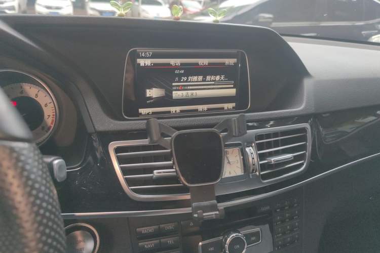 Used Mercedes-Benz E-Class 2015 E 260 L Sport Edition Audio And AC Panel