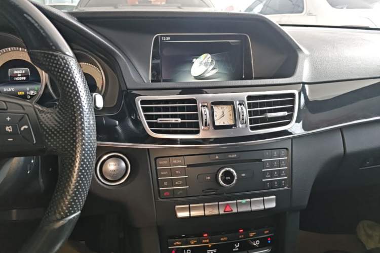 Used Mercedes-Benz E-Class 2015 Facelift E 200 L Sport Edition Audio And AC Panel