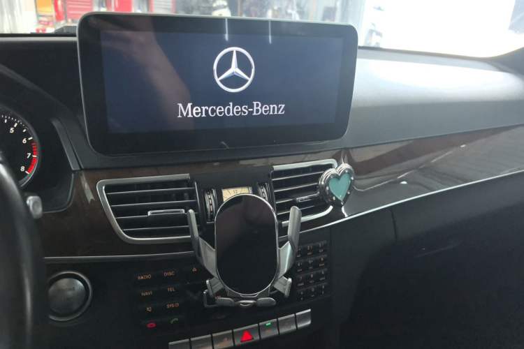 Used Mercedes-Benz E-Class 2015 Facelift E 200 L Audio And AC Panel