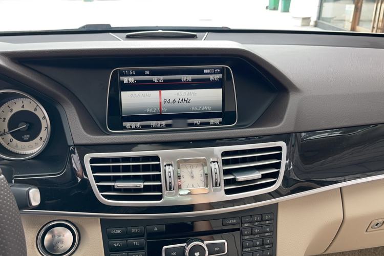 Used Mercedes-Benz E-Class 2015 E 260 L Sport Edition Audio And AC Panel