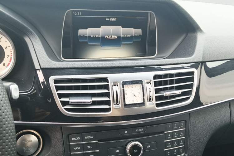 Used Mercedes-Benz E-Class 2015 Restyled E 260 L Sport Edition Audio And AC Panel