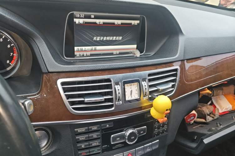Used Mercedes-Benz E-Class 2015 E 200 L Audio And AC Panel