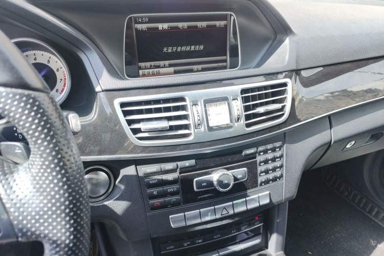 Used Mercedes-Benz E-Class 2015 E 260 L Sport Edition Audio And AC Panel