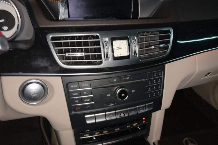Used Mercedes-Benz E-Class 2015 E 180 L Audio And AC Panel