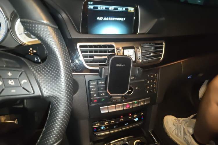Used Mercedes-Benz E-Class 2015 E 260 L Sport Edition Audio And AC Panel