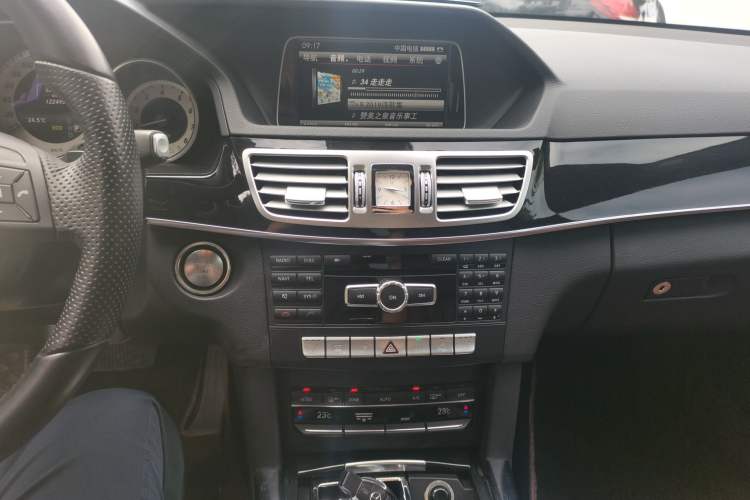 Used Mercedes-Benz E-Class 2015 E 260 L Sport Luxury Model Audio And AC Panel