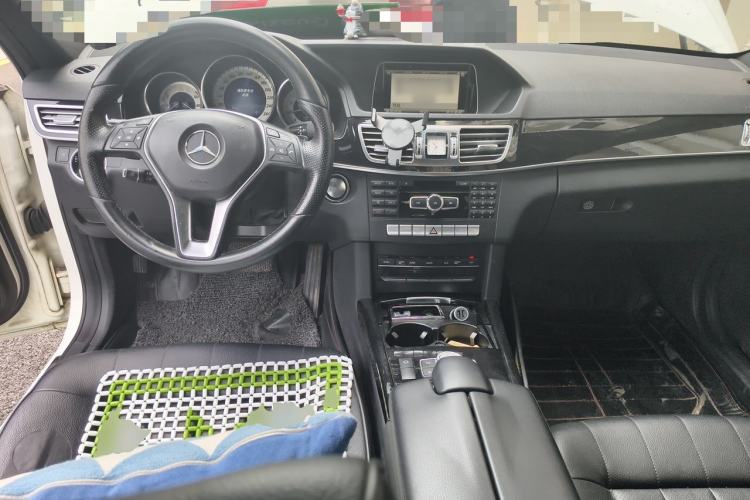 Used Mercedes-Benz E-Class 2015 E 200 L Sport Edition Center Console