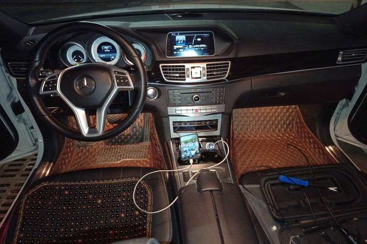 Used Mercedes-Benz E-Class 2015 Restyled E 260 L Sport Edition Center Console