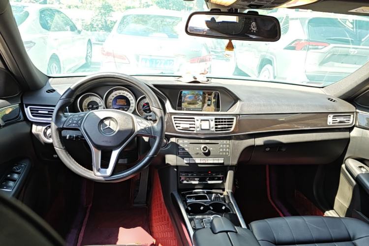 Used Mercedes-Benz E-Class 2015 Revised E 180 L Sport Edition Center Console