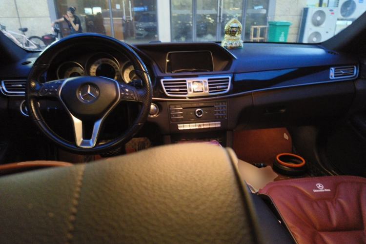 Used Mercedes-Benz E-Class 2015 Revised E 260 L Sporty and Stylish Edition Center Console