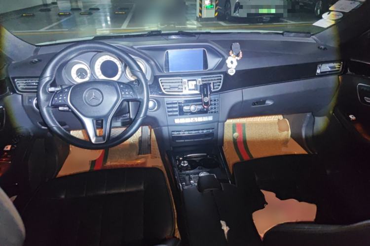 Used Mercedes-Benz E-Class 2015 E 260 L Sport Edition Center Console