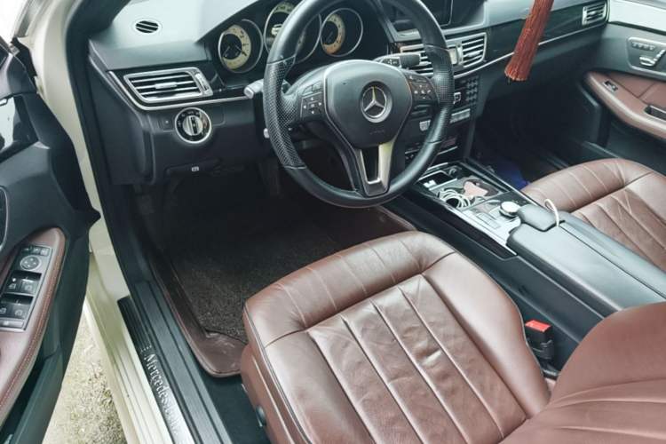 Used Mercedes-Benz E-Class 2015 E 260 L Sport Luxury Model Center Console