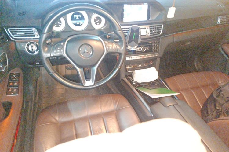Used Mercedes-Benz E-Class 2015 E 320 L Sport 4MATIC Center Console