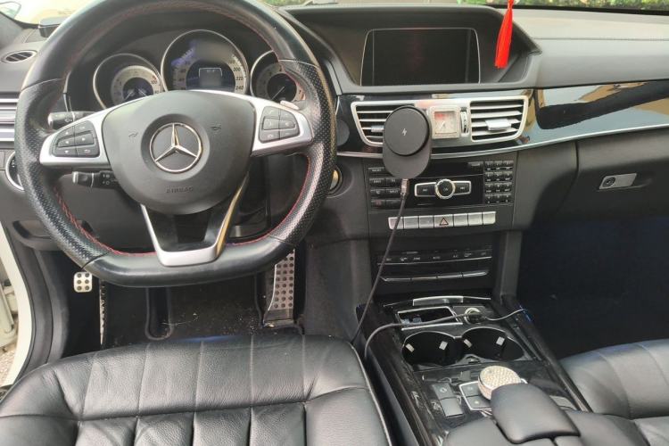 Used Mercedes-Benz E-Class 2015 E 320 L Sport 4MATIC Center Console