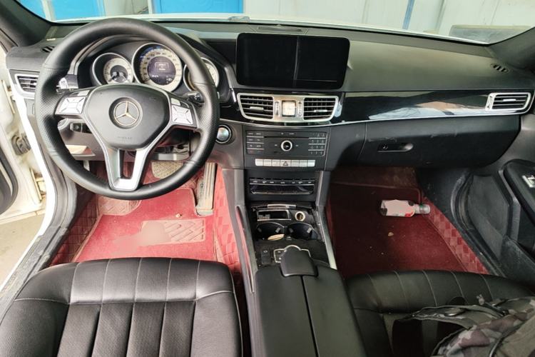 Used Mercedes-Benz E-Class 2015 Restyled E 260 L Sport Edition Center Console