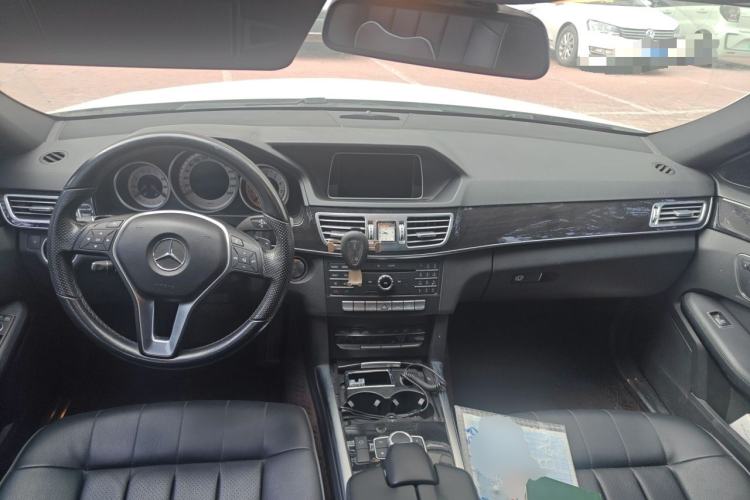 Used Mercedes-Benz E-Class 2015 Restyled E 260 L Sport Edition Center Console