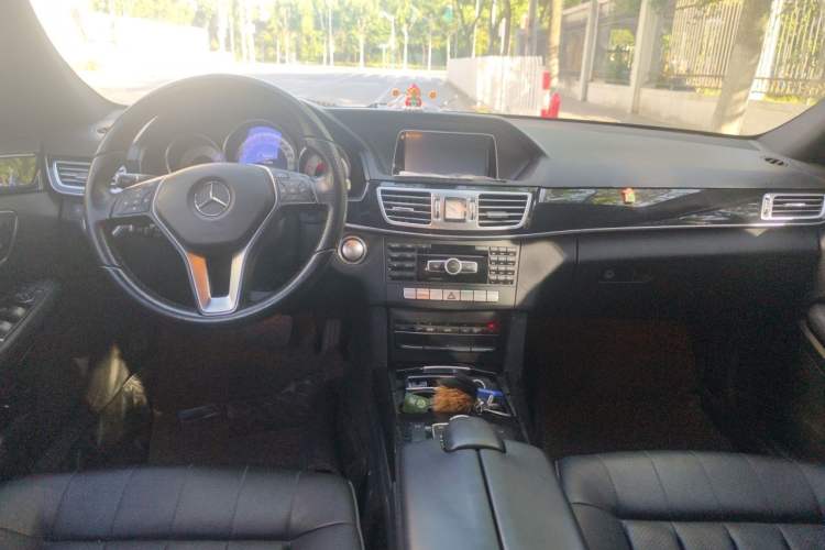 Used Mercedes-Benz E-Class 2015 E 260 L Sport Edition Center Console
