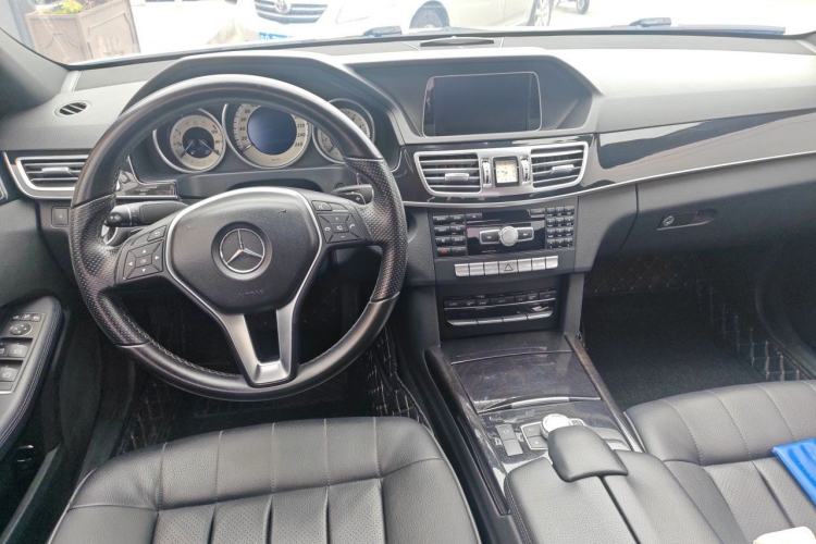 Used Mercedes-Benz E-Class 2015 E 200 L Sport Edition Center Console