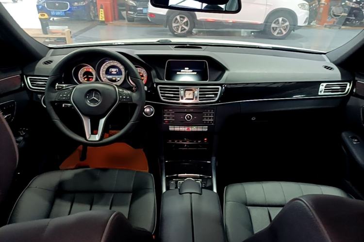 Used Mercedes-Benz E-Class 2015 Restyled E 260 L Sport Edition Center Console