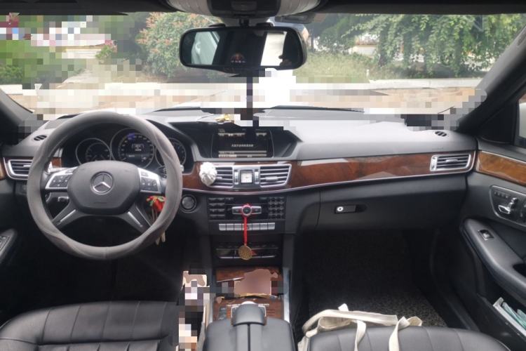 Used Mercedes-Benz E-Class 2015 E 260 L Center Console
