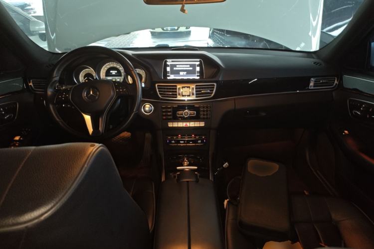 Used Mercedes-Benz E-Class 2015 E 260 L Sport Edition Center Console