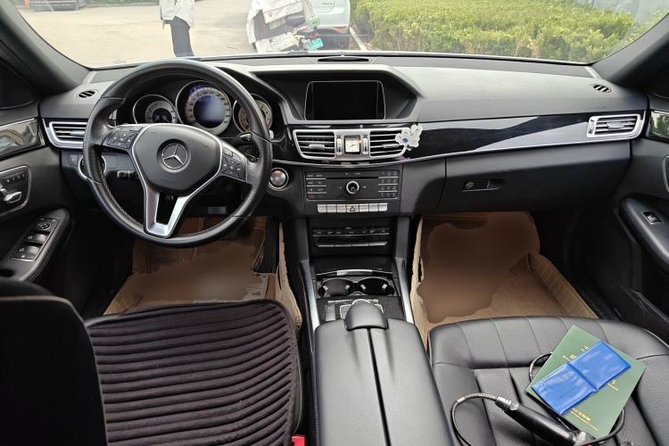 Used Mercedes-Benz E-Class 2015 Facelift E 200 L Sport Edition Center Console