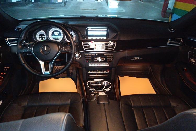 Used Mercedes-Benz E-Class 2015 E 260 L Sport Edition Center Console