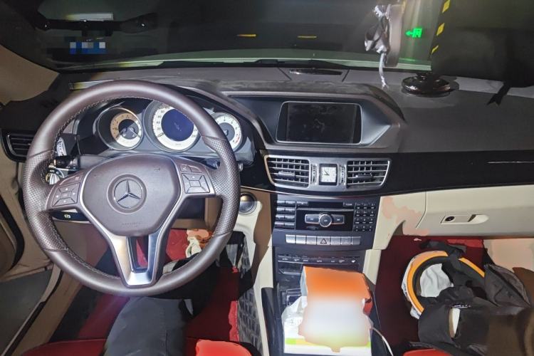 Used Mercedes-Benz E-Class 2015 E 260 L Sport Edition Center Console