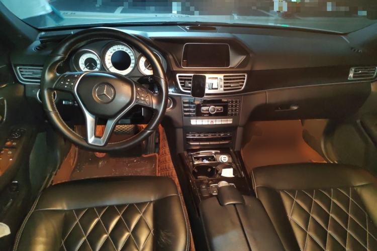 Used Mercedes-Benz E-Class 2015 E 260 L Sport Edition Center Console