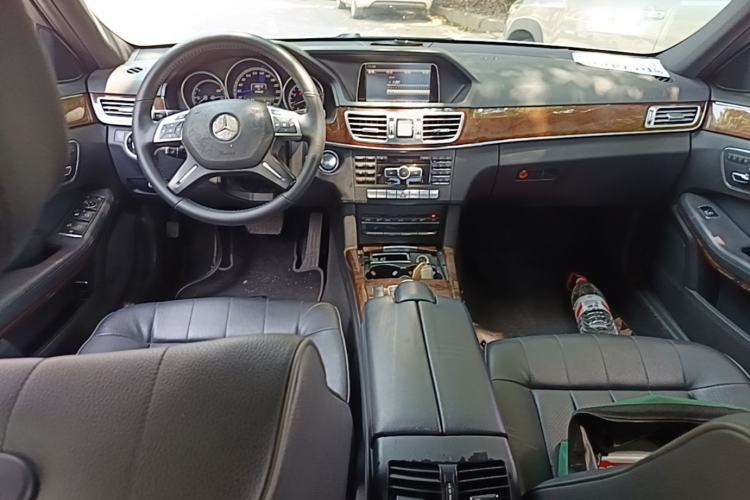 Used Mercedes-Benz E-Class 2015 E 200 L Center Console