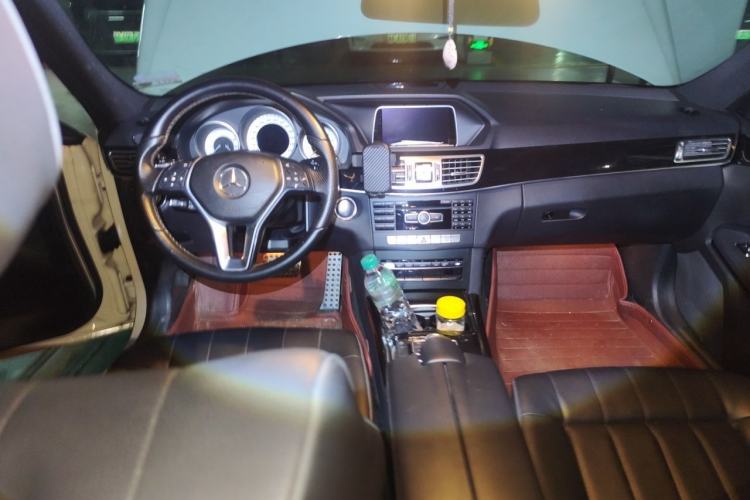 Used Mercedes-Benz E-Class 2015 E 260 L Sport Edition Center Console