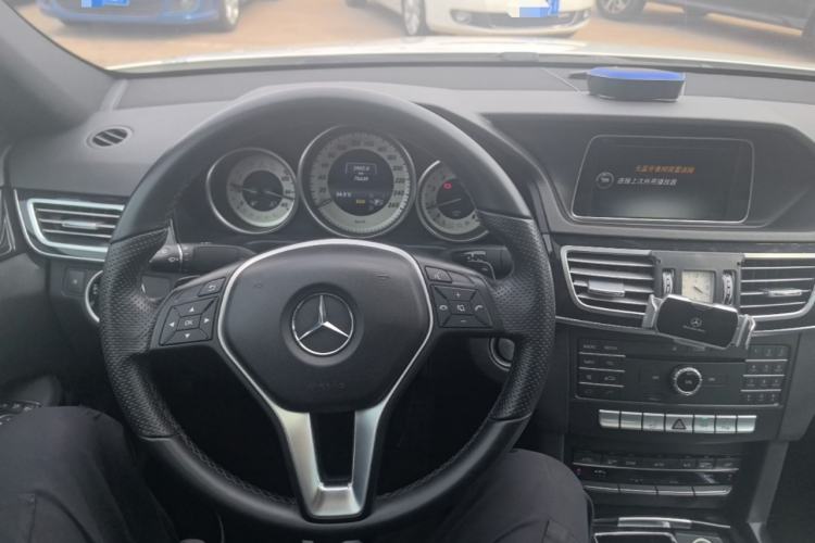 Used Mercedes-Benz E-Class 2015 E 260 L Sport Edition Center Console