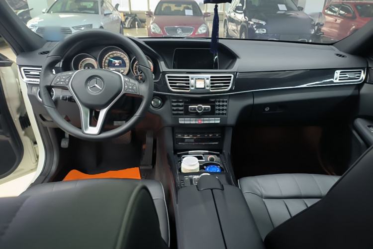 Used Mercedes-Benz E-Class 2015 E 260 L Sport Edition Center Console