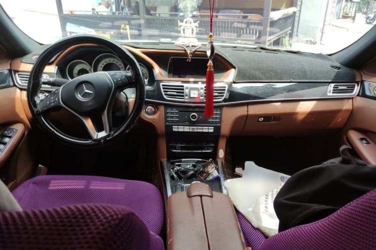 Used Mercedes-Benz E-Class 2015 Revised E 180 L Sport Edition Center Console
