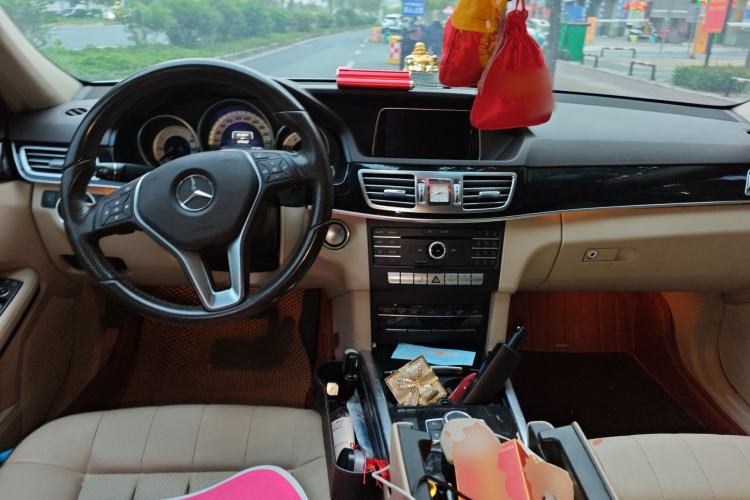Used Mercedes-Benz E-Class 2015 Restyled E 260 L Sport Edition Center Console