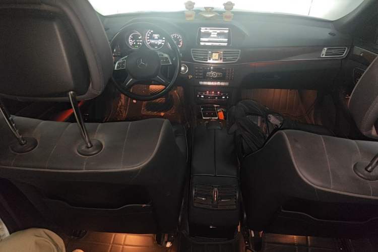Used Mercedes-Benz E-Class 2015 E 200 L Center Console