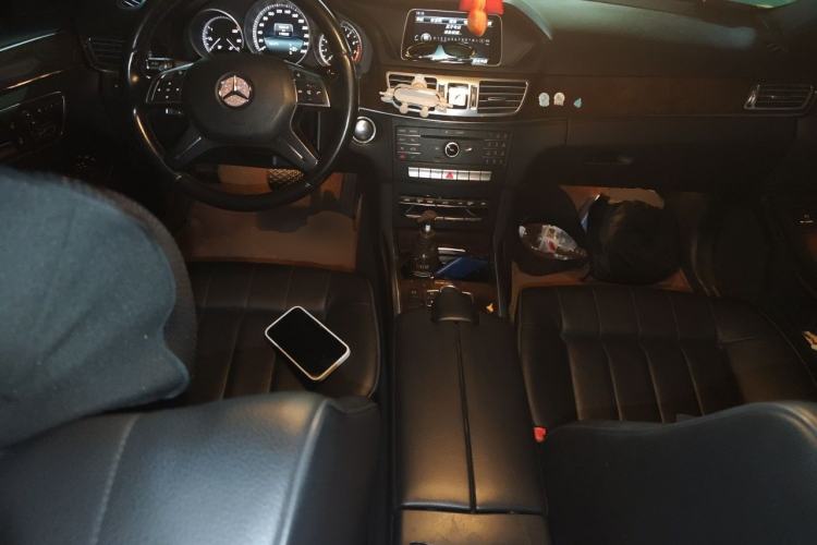 Used Mercedes-Benz E-Class 2015 Revised E 260 L Center Console