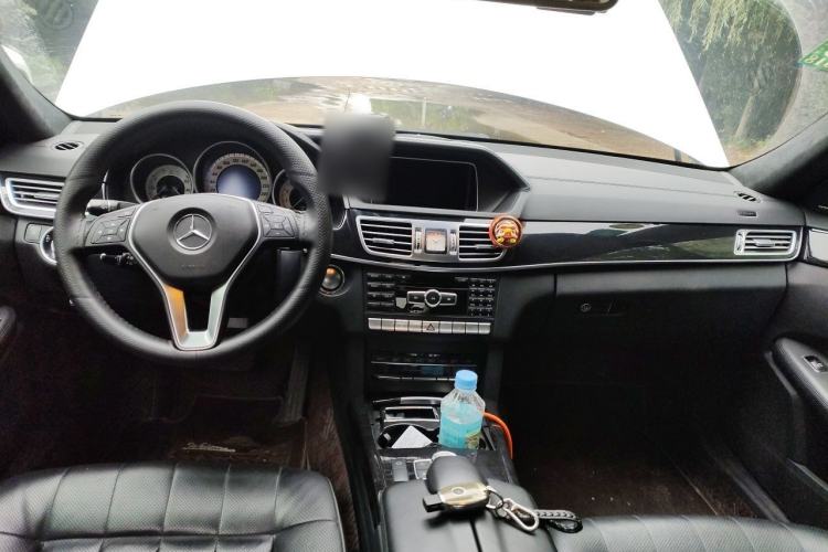 Used Mercedes-Benz E-Class 2015 E 400 L Sport Luxury 4MATIC Center Console