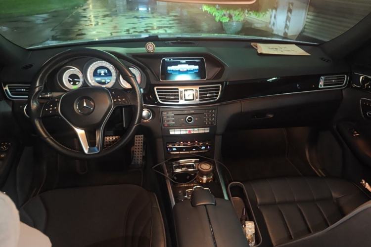 Used Mercedes-Benz E-Class 2015 Restyled E 260 L Sport Edition Center Console