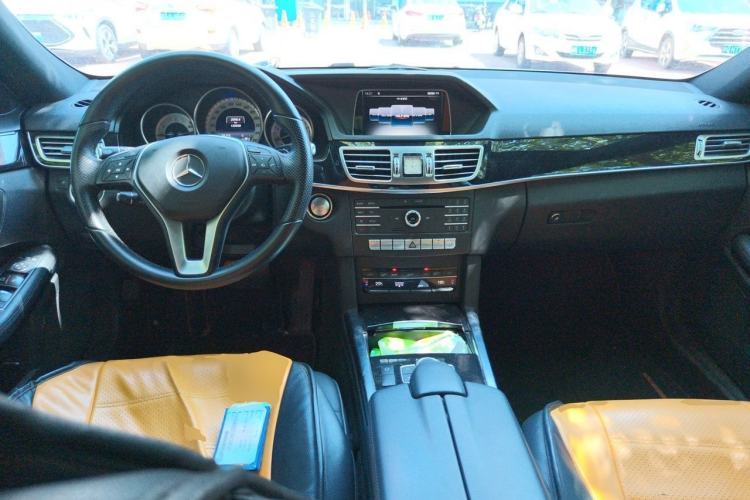 Used Mercedes-Benz E-Class 2015 E 260 L Sport & Fashion Model Center Console