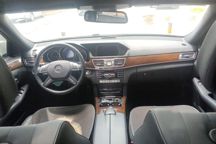 Used Mercedes-Benz E-Class 2015 E 200 L Center Console