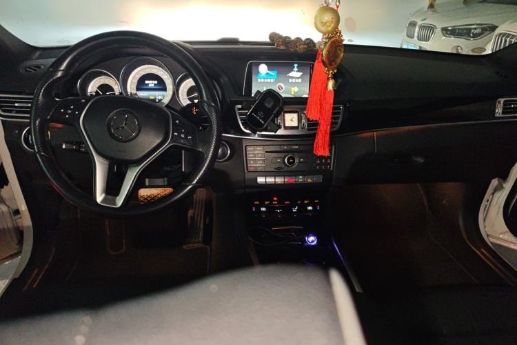 Used Mercedes-Benz E-Class 2015 Restyled E 260 L Sport Edition Center Console