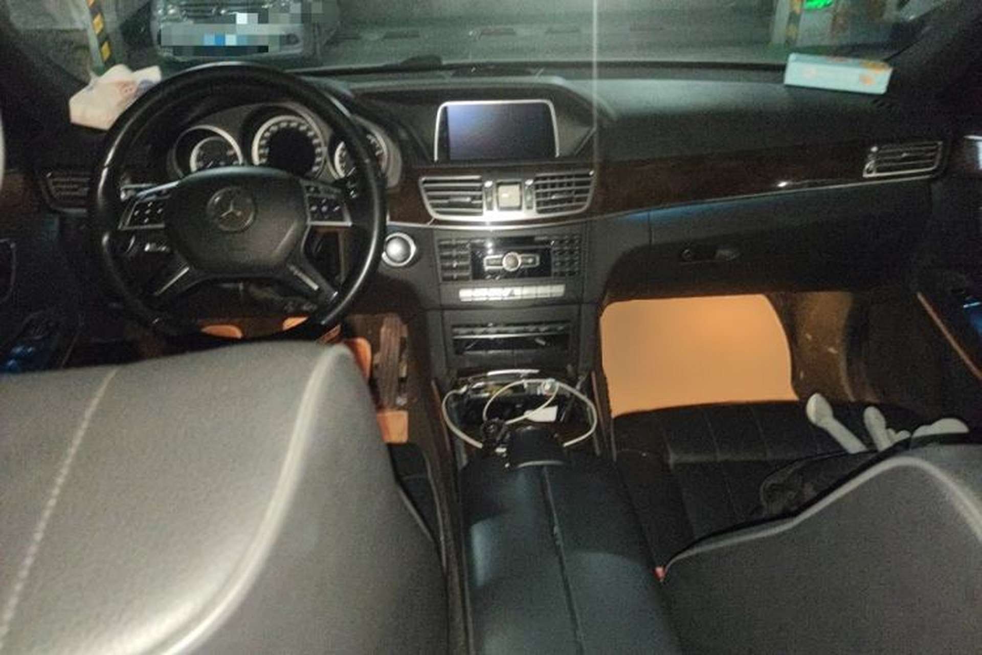 Used Mercedes-Benz E-Class 2015 E 260 L Center Console