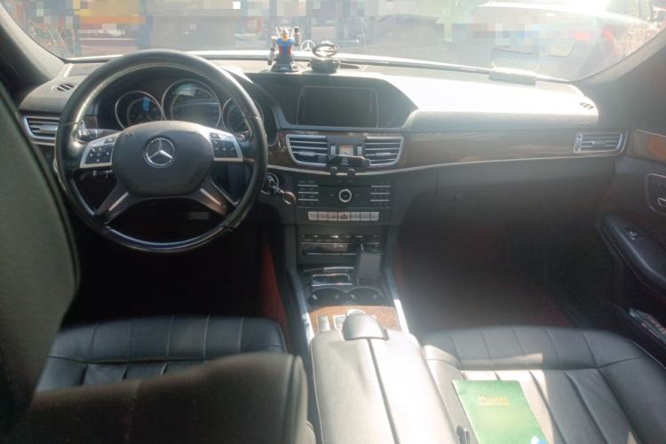 Used Mercedes-Benz E-Class 2015 E 200 L Center Console