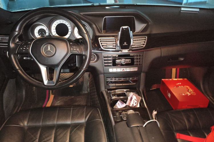 Used Mercedes-Benz E-Class 2015 E 260 L Sport & Fashion Model Center Console