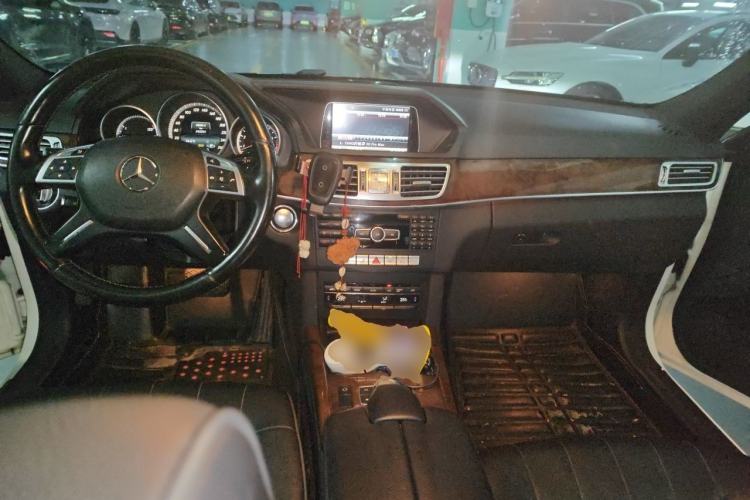 Used Mercedes-Benz E-Class 2015 E 200 L Center Console