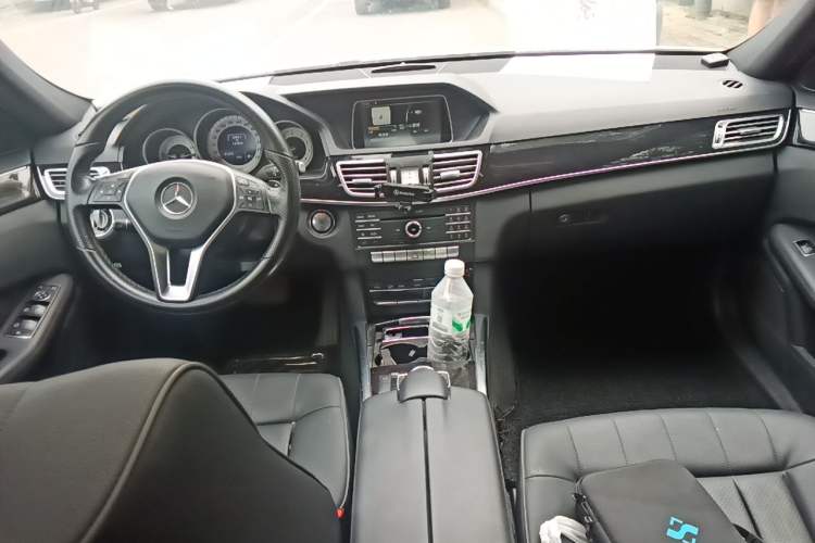 Used Mercedes-Benz E-Class 2015 Revised E 180 L Sport Edition Center Console