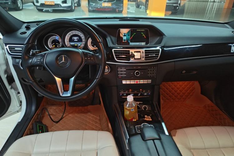 Used Mercedes-Benz E-Class 2015 Revised E 180 L Sport Edition Center Console
