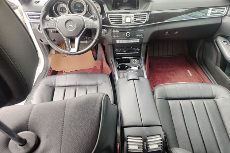 Used Mercedes-Benz E-Class 2015 Restyled E 260 L Sport Edition Center Console