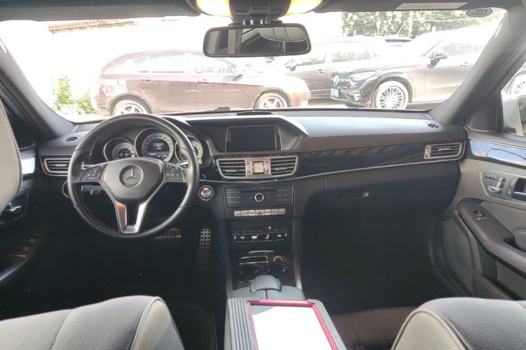 Used Mercedes-Benz E-Class 2015 Restyled E 260 L Sport Edition Center Console